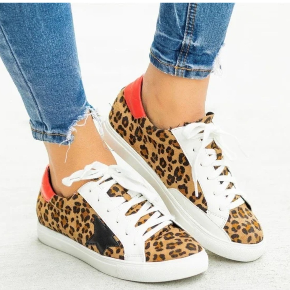 Nature Breeze Low Top Leopard Print Sneakers size 7 red